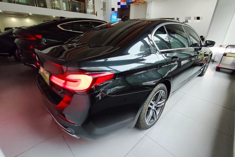 Used BMW 5 Series 2022 Updated 530Li Leading Edition Luxury Package Rear Right 45 Deg
