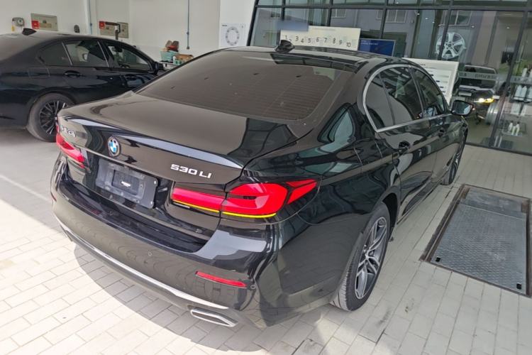 Used BMW 5 Series 2022 Second Facelift 530Li Leading Edition Luxury Package Rear Right 45 Deg
