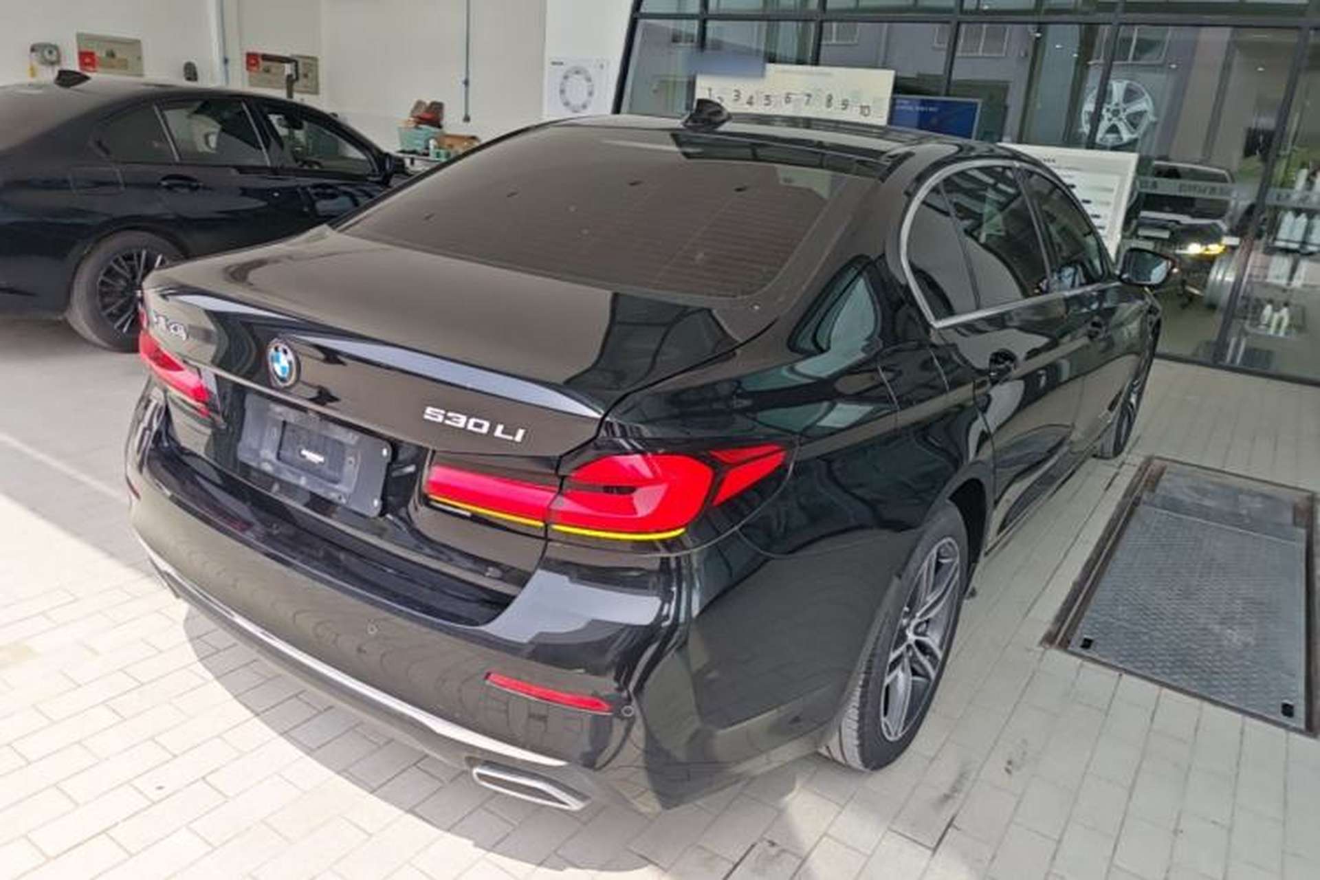 Used BMW 5 Series 2022 Second Facelift 530Li Leading Edition Luxury Package Rear Right 45 Deg