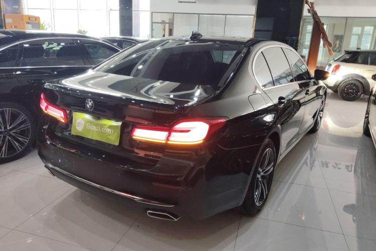 Used BMW 5 Series 2022 Second Facelift 530Li xDrive Luxury Package Rear Right 45 Deg