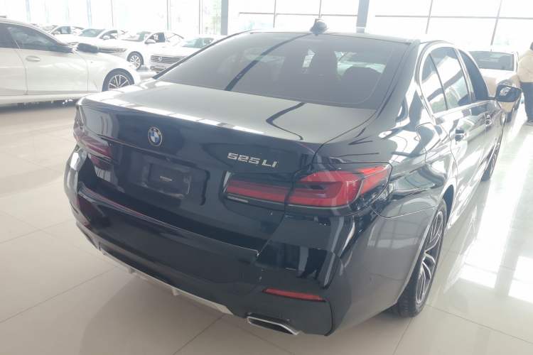 Used BMW 5 Series 2022 Restyled 525Li M Sport Package Rear Right 45 Deg