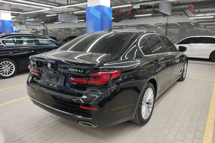 Used BMW 5 Series 2022 Second Facelift 525Li Luxury Package Rear Right 45 Deg