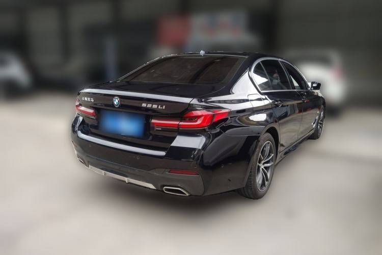 Used BMW 5 Series 2022 Second Facelift 525Li M Sport Package Rear Right 45 Deg