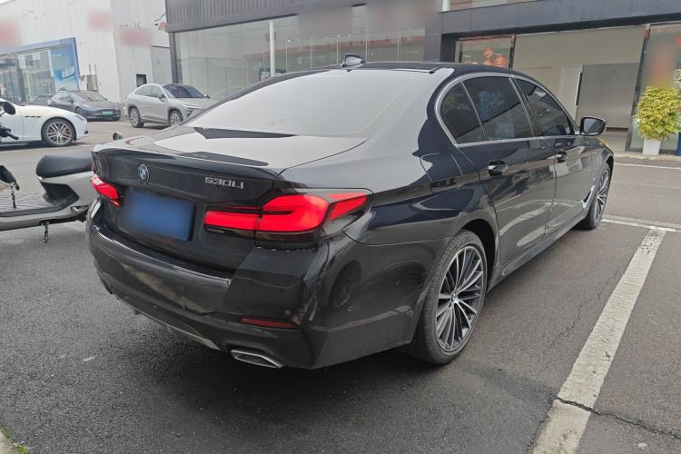 Used BMW 5 Series 2022 Second Facelift 530Li Leading Edition M Sport Package Rear Right 45 Deg