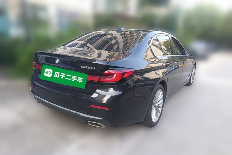 Used BMW 5 Series 2022 525Li Luxury Package Rear Right 45 Deg