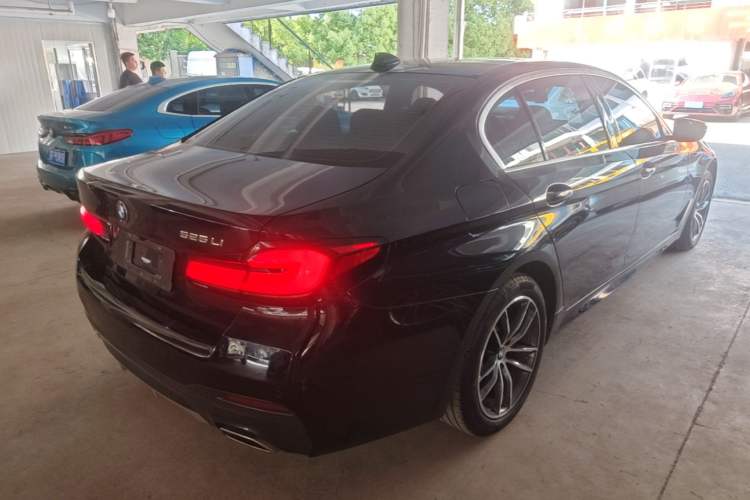 Used BMW 5 Series 2022 Restyled 525Li M Sport Package Rear Right 45 Deg