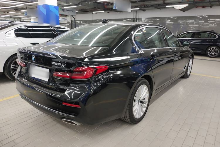 Used BMW 5 Series 2022 Second Facelift 525Li Luxury Package Rear Right 45 Deg