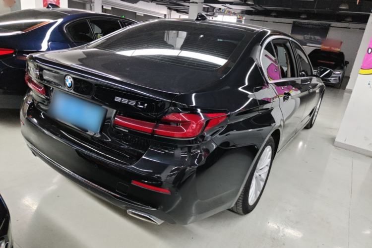 Used BMW 5 Series 2022 Second Facelift 525Li Luxury Package Rear Right 45 Deg