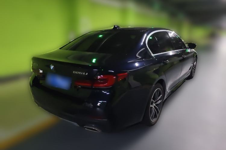 Used BMW 5 Series 2022 Second Facelift 525Li M Sport Package Rear Right 45 Deg