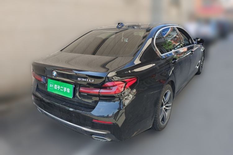 Used BMW 5 Series 2022 530Li Leading Luxury Package Rear Right 45 Deg