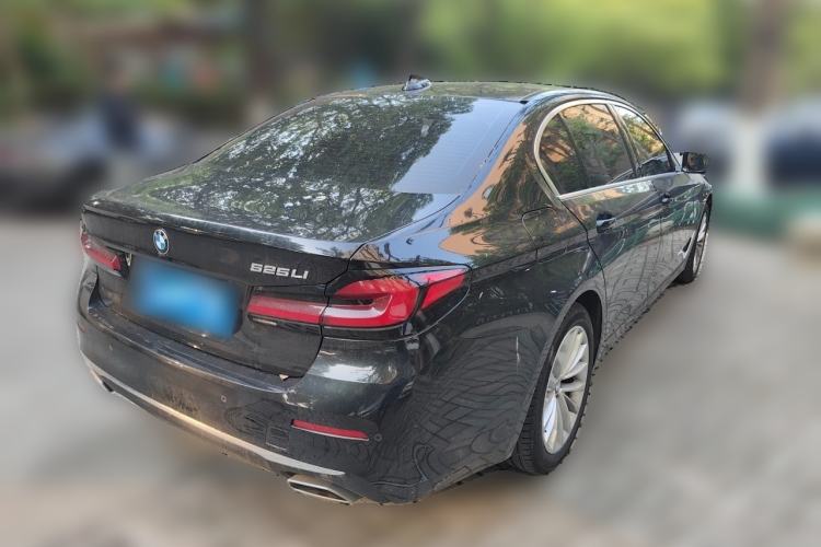 Used BMW 5 Series 2022 525Li Luxury Package Rear Right 45 Deg