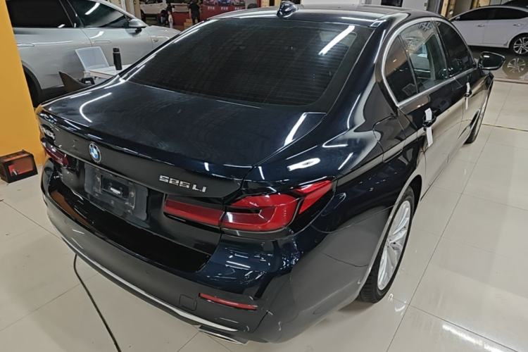 Used BMW 5 Series 2022 Restyled 525Li Luxury Package Rear Right 45 Deg