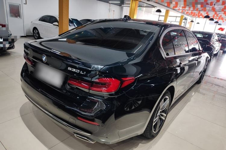 Used BMW 5 Series 2022 Second Facelift 530Li Leading Edition Luxury Package Rear Right 45 Deg