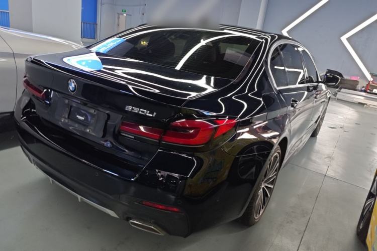Used BMW 5 Series 2022 Second Facelift 530Li Leading Edition M Sport Package Rear Right 45 Deg