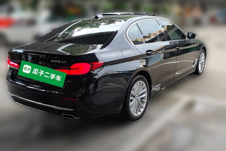 Used BMW 5 Series 2022 525Li Luxury Package Rear Right 45 Deg