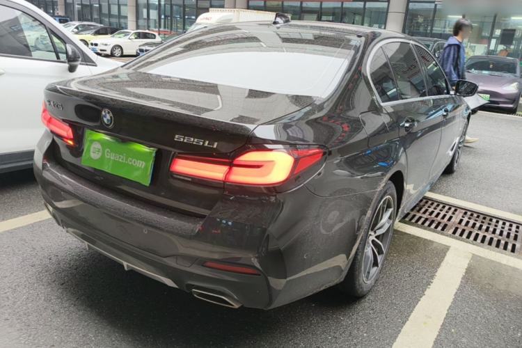 Used BMW 5 Series 2022 Second Facelift 525Li M Sport Package Rear Right 45 Deg
