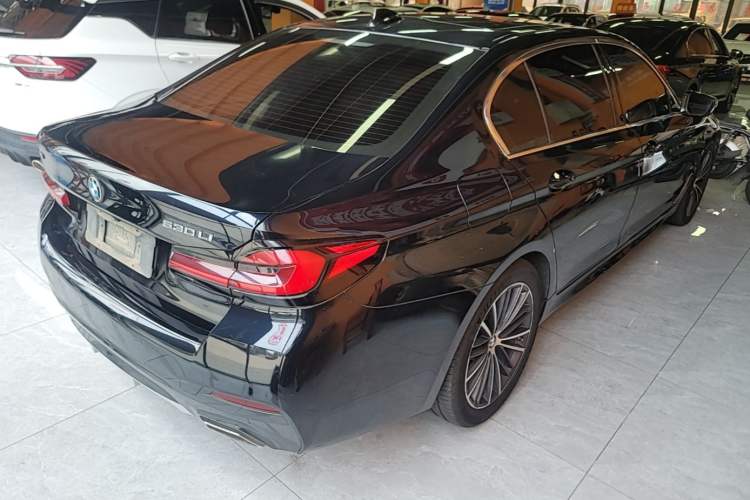Used BMW 5 Series 2022 Second Facelift 530Li Leading Edition M Sport Package Rear Right 45 Deg