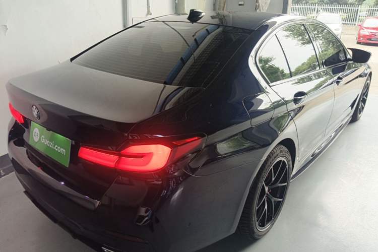 Used BMW 5 Series 2022 Restyled 540i Luxury Edition M Sport Package Rear Right 45 Deg