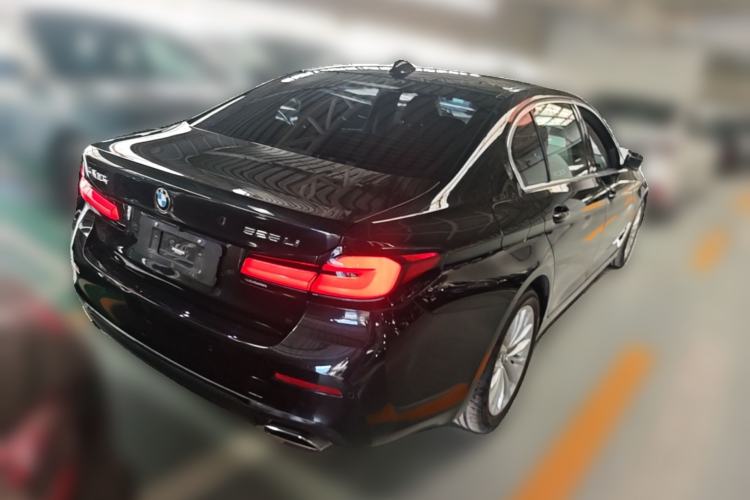 Used BMW 5 Series 2022 Second Facelift 525Li Luxury Package Rear Right 45 Deg