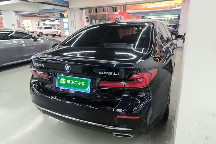 Used BMW 5 Series 2022 Second Facelift 525Li Luxury Package Rear Right 45 Deg
