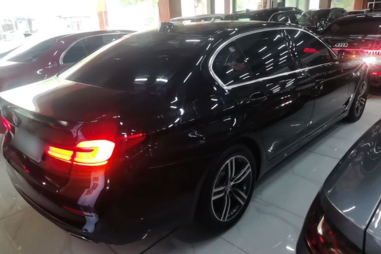 Used BMW 5 Series 2022 Second Facelift 530Li Leading Edition Luxury Package Rear Right 45 Deg