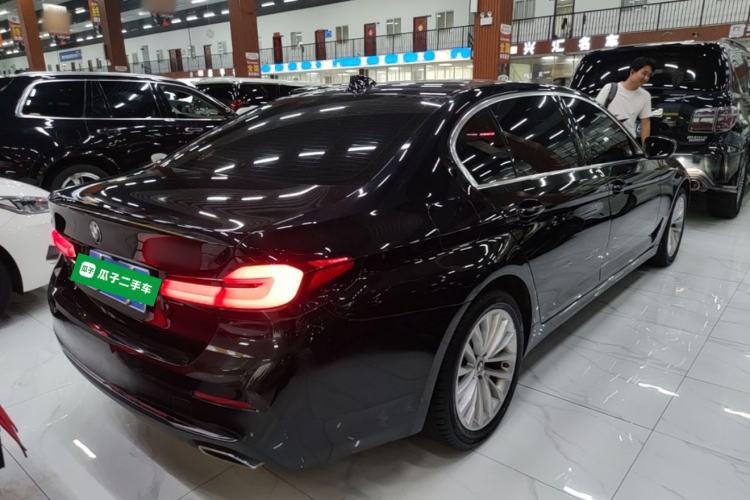 Used BMW 5 Series 2022 Second Facelift 525Li Luxury Package Rear Right 45 Deg