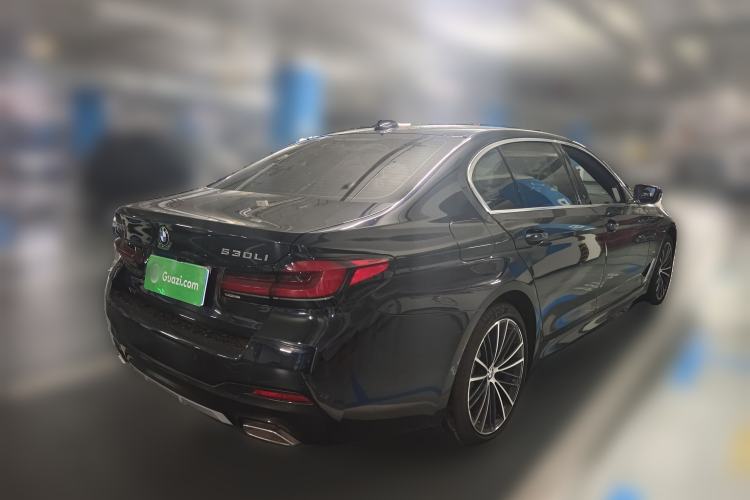 Used BMW 5 Series 2022 Revised Version 530Li xDrive M Sport Package Rear Right 45 Deg