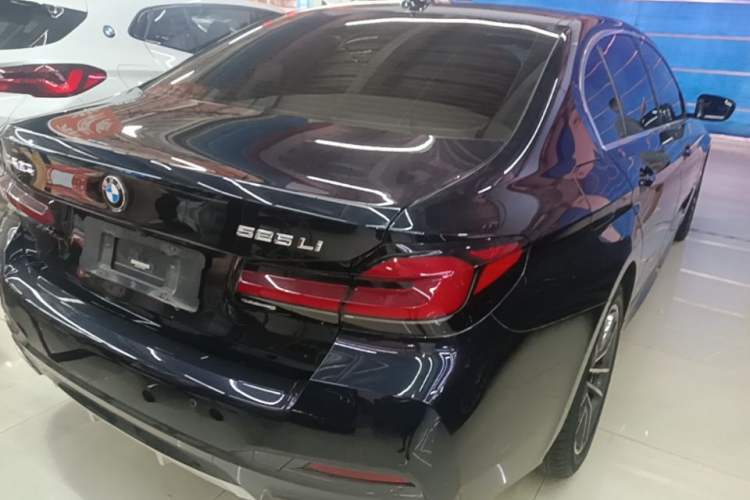 Used BMW 5 Series 2022 Second Facelift 525Li M Sport Package Rear Right 45 Deg
