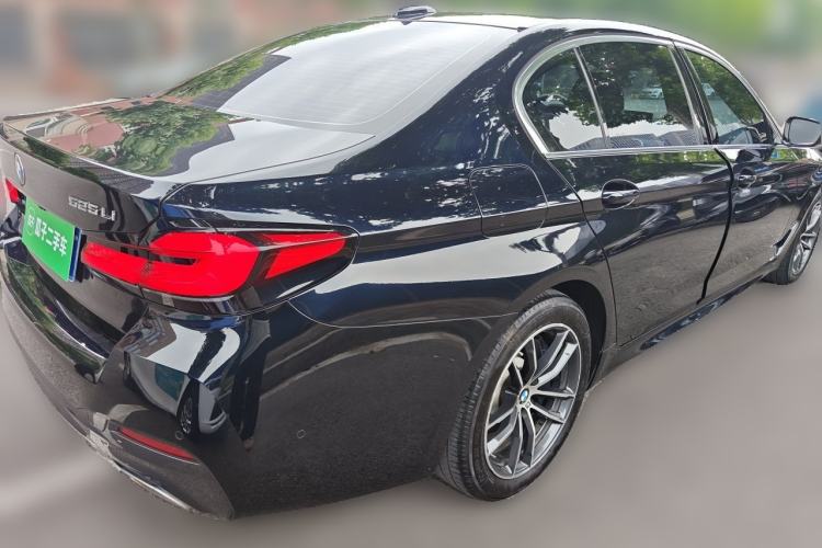 Used BMW 5 Series 2022 525Li M Sport Package Rear Right 45 Deg