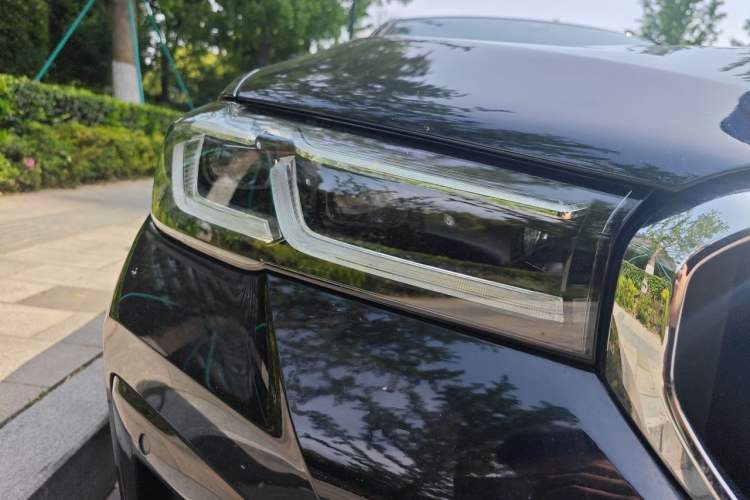 Used BMW 5 Series 2022 Second Facelift 530Li Luxury Version M Sport Package Right Front Headlight