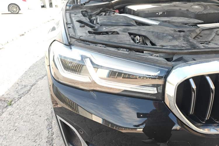 Used BMW 5 Series 2022 Updated 530Li Leading Edition Luxury Package Right Front Headlight