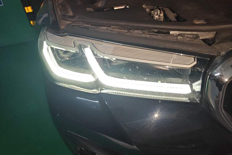 Used BMW 5 Series 2022 Restyled 530Li Leading Edition M Sport Package Right Front Headlight