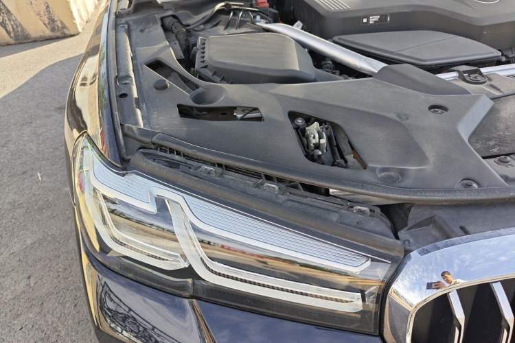 Used BMW 5 Series 2022 Restyled 525Li M Sport Package Right Front Headlight