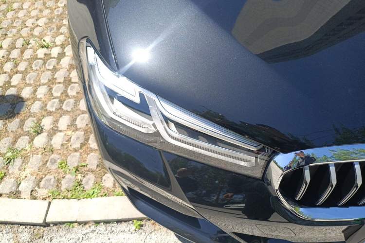 Used BMW 5 Series 2022 Revised Version 3 530Li Luxury Edition M Sport Package Right Front Headlight