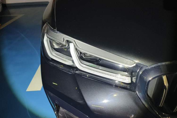 Used BMW 5 Series 2022 530Li Leading Model M Sport Package Right Front Headlight