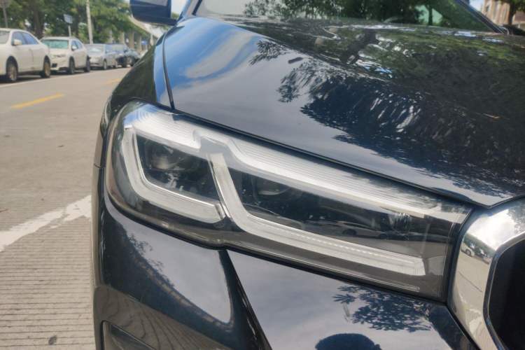 Used BMW 5 Series 2022 Second Facelift 530Li Leading Edition M Sport Package Right Front Headlight