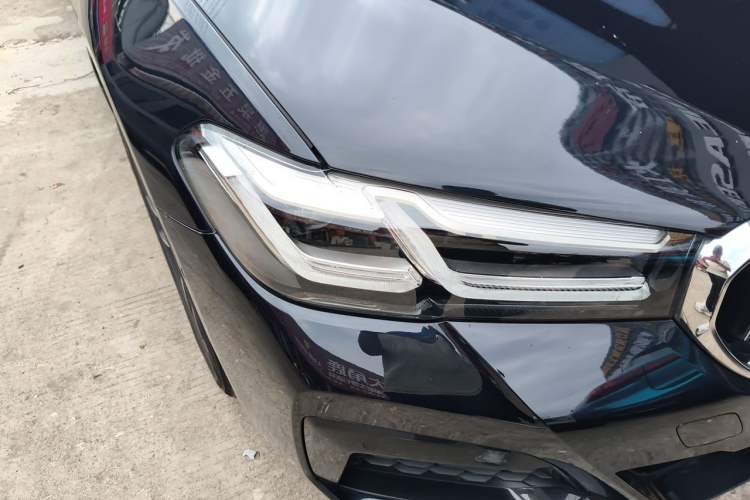 Used BMW 5 Series 2022 Restyled 525Li M Sport Package Right Front Headlight