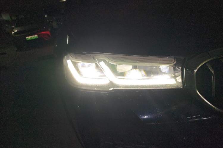Used BMW 5 Series 2022 Restyled 530Li Leading Edition M Sport Package Right Front Headlight