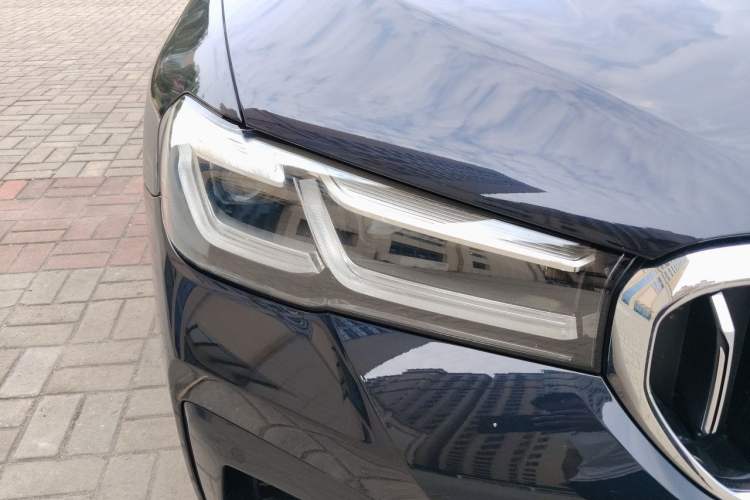 Used BMW 5 Series 2022 Second Facelift 530Li Luxury Version M Sport Package Right Front Headlight