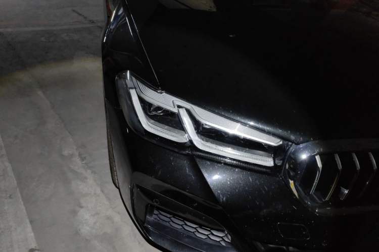 Used BMW 5 Series 2022 Second Facelift 530Li Luxury Version M Sport Package Right Front Headlight