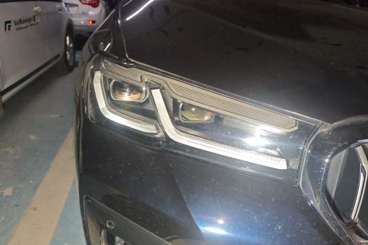 Used BMW 5 Series 2022 Second Facelift 530Li Luxury Version M Sport Package Right Front Headlight