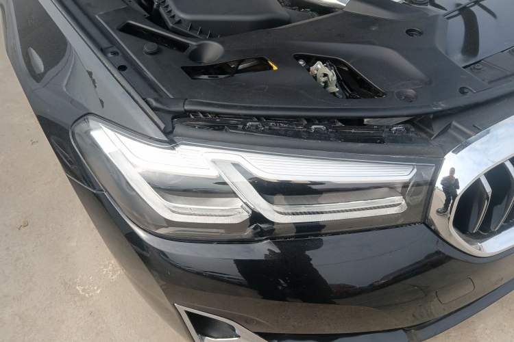 Used BMW 5 Series 2022 Restyled 525Li Luxury Package Right Front Headlight