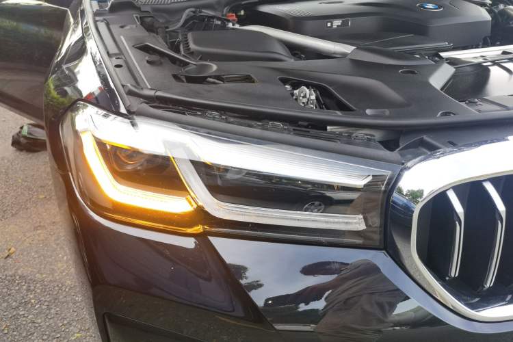 Used BMW 5 Series 2022 Second Facelift 530Li Luxury Version M Sport Package Right Front Headlight