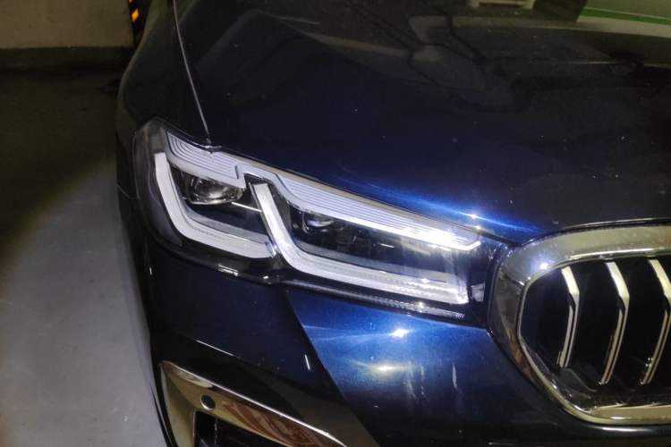 Used BMW 5 Series 2022 Restyled 530Li Leading Edition M Sport Package Right Front Headlight