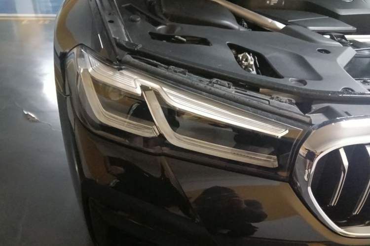 Used BMW 5 Series 2022 530Li Leading Model M Sport Package Right Front Headlight