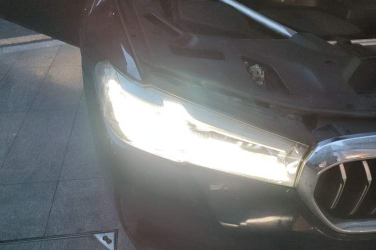 Used BMW 5 Series 2022 Restyled 530Li Leading Edition M Sport Package Right Front Headlight