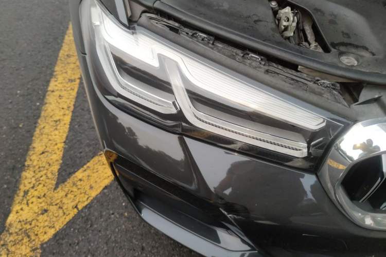 Used BMW 5 Series 2022 525Li M Sport Package Right Front Headlight