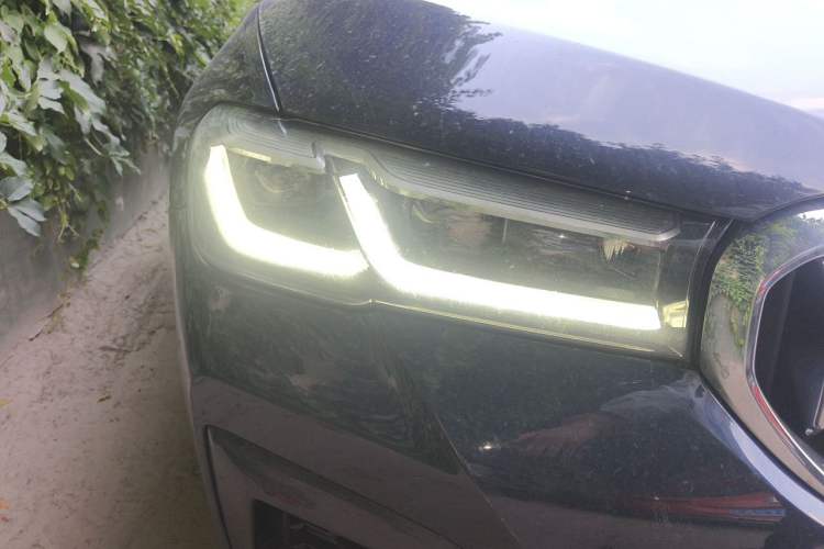 Used BMW 5 Series 2022 Restyled 530Li Luxury Edition M Sport Package Right Front Headlight
