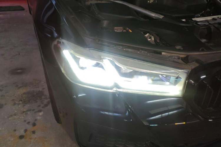 Used BMW 5 Series 2022 525Li M Sport Package Right Front Headlight