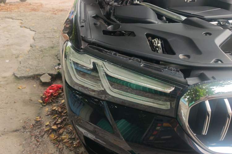 Used BMW 5 Series 2022 Second Facelift 530Li Luxury Version M Sport Package Right Front Headlight